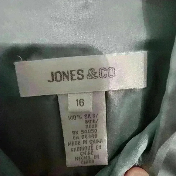 ♡Jones & Co 100%Silk button-down long sleeve  blouse. Size 16. A14 - Picture 2 of 7